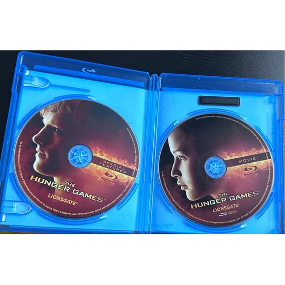 Hunger Games 2 disc blu-ray - Picture 3 of 3